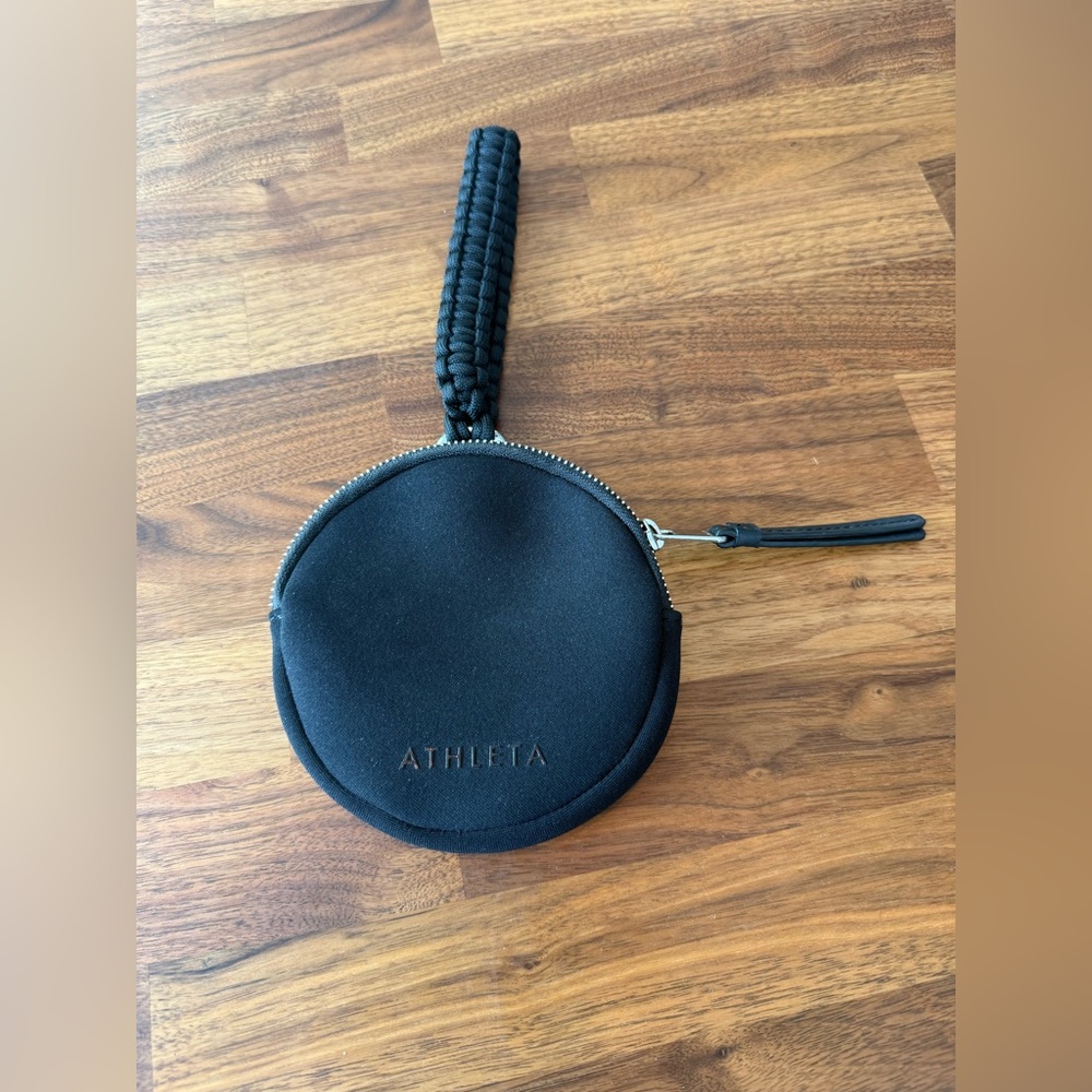 Athleta Black Revive Circle Wallet
